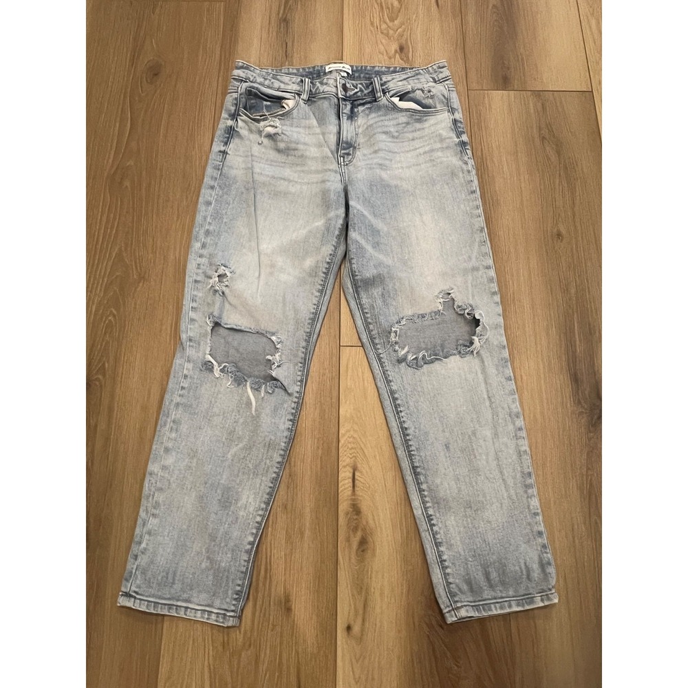 Studio Blue Jeans Size 30 Distressed Ripped Light Wash Straight Leg Denim